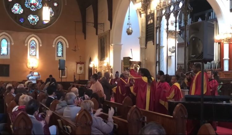 ir a una auténtica misa gospel en Nueva York